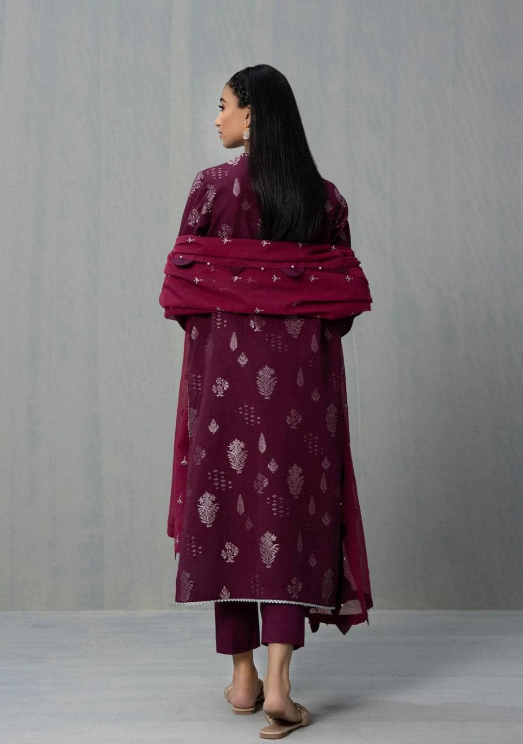 img_sapphire_intermix_2022_awwal_boutique