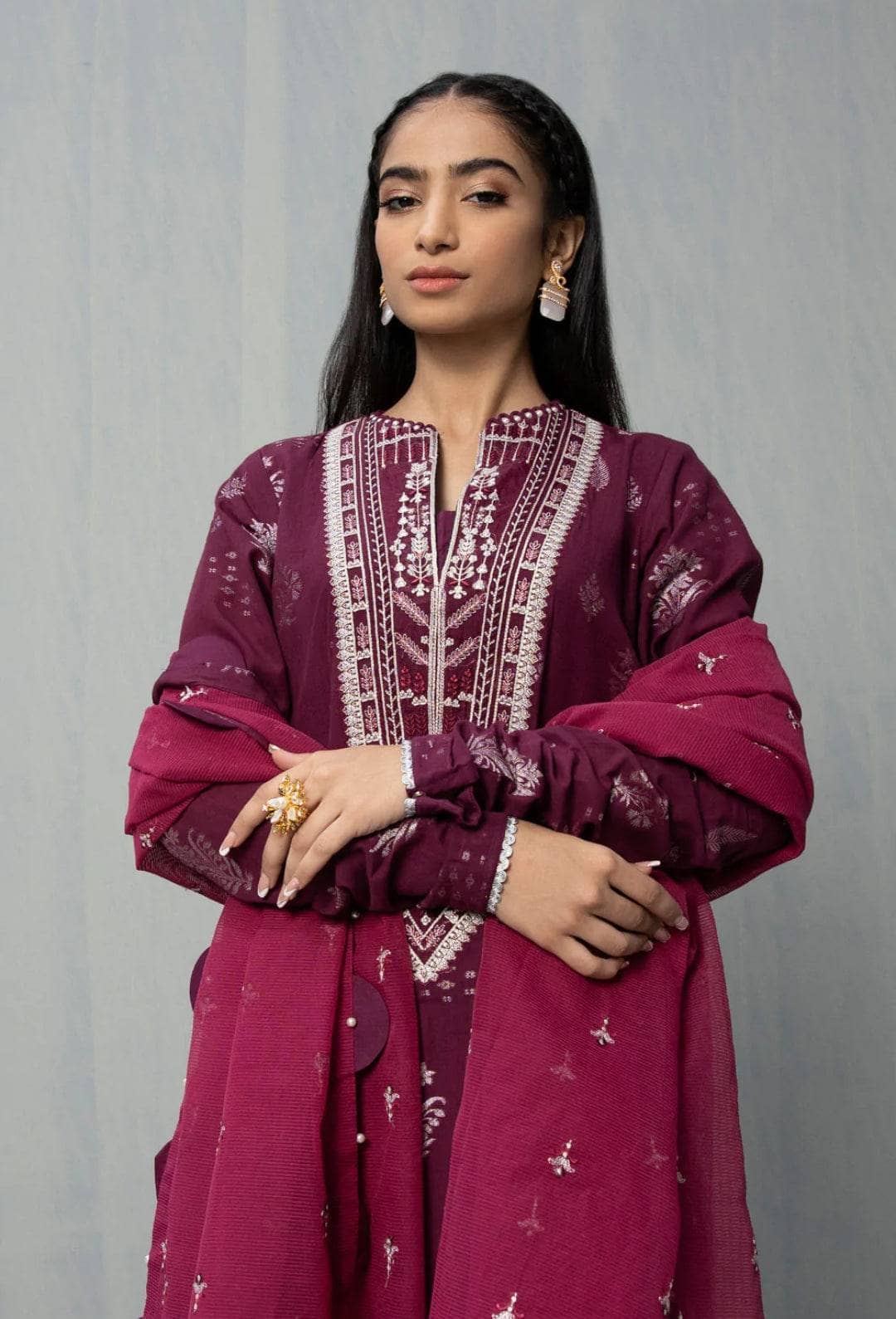 img_sapphire_intermix_2022_awwal_boutique