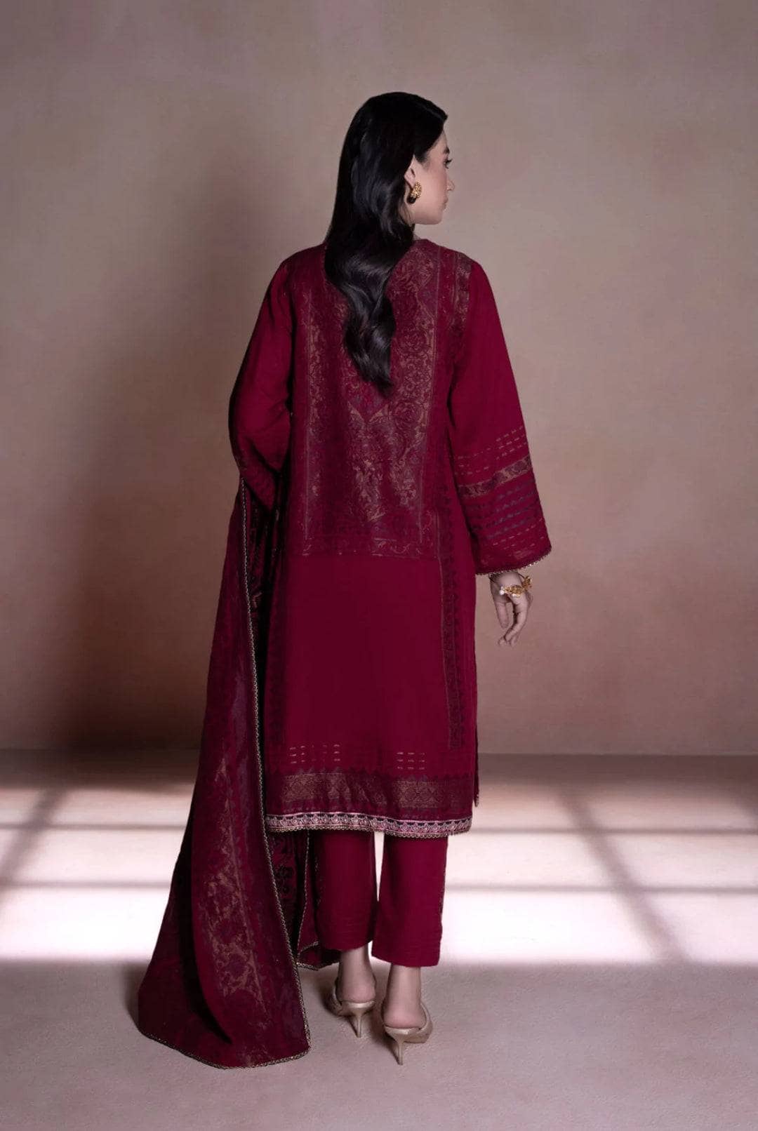 img_sapphire_intermix_2022_awwal_boutique