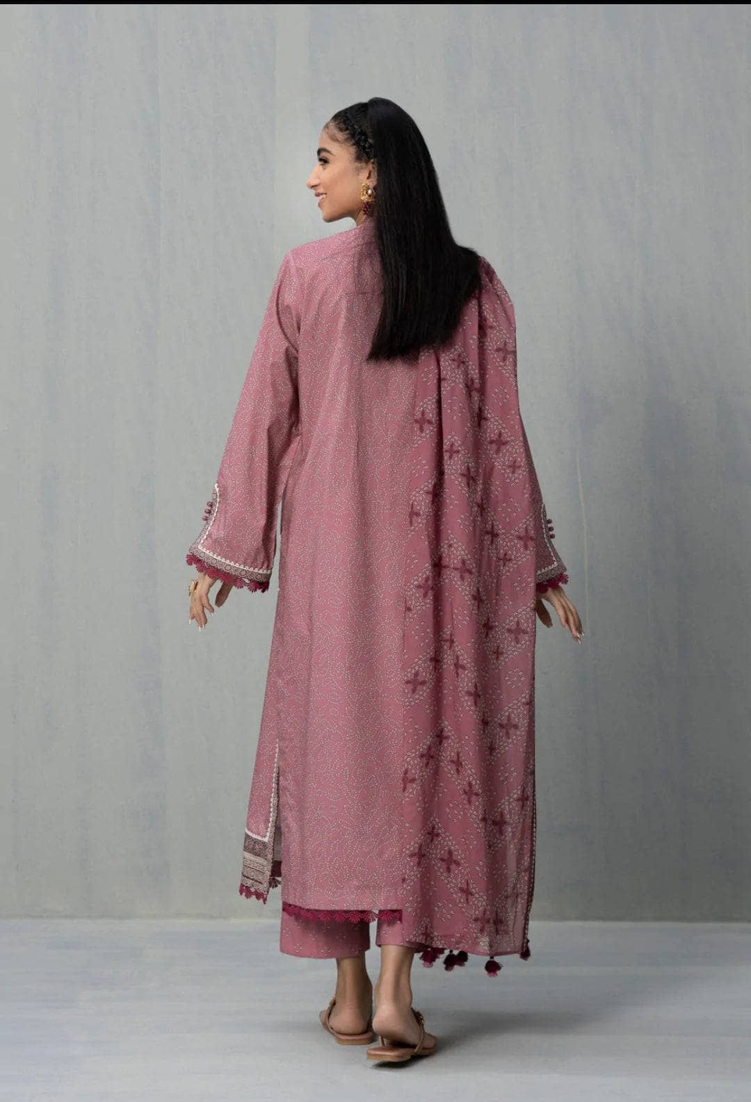 img_sapphire_intermix_2022_awwal_boutique