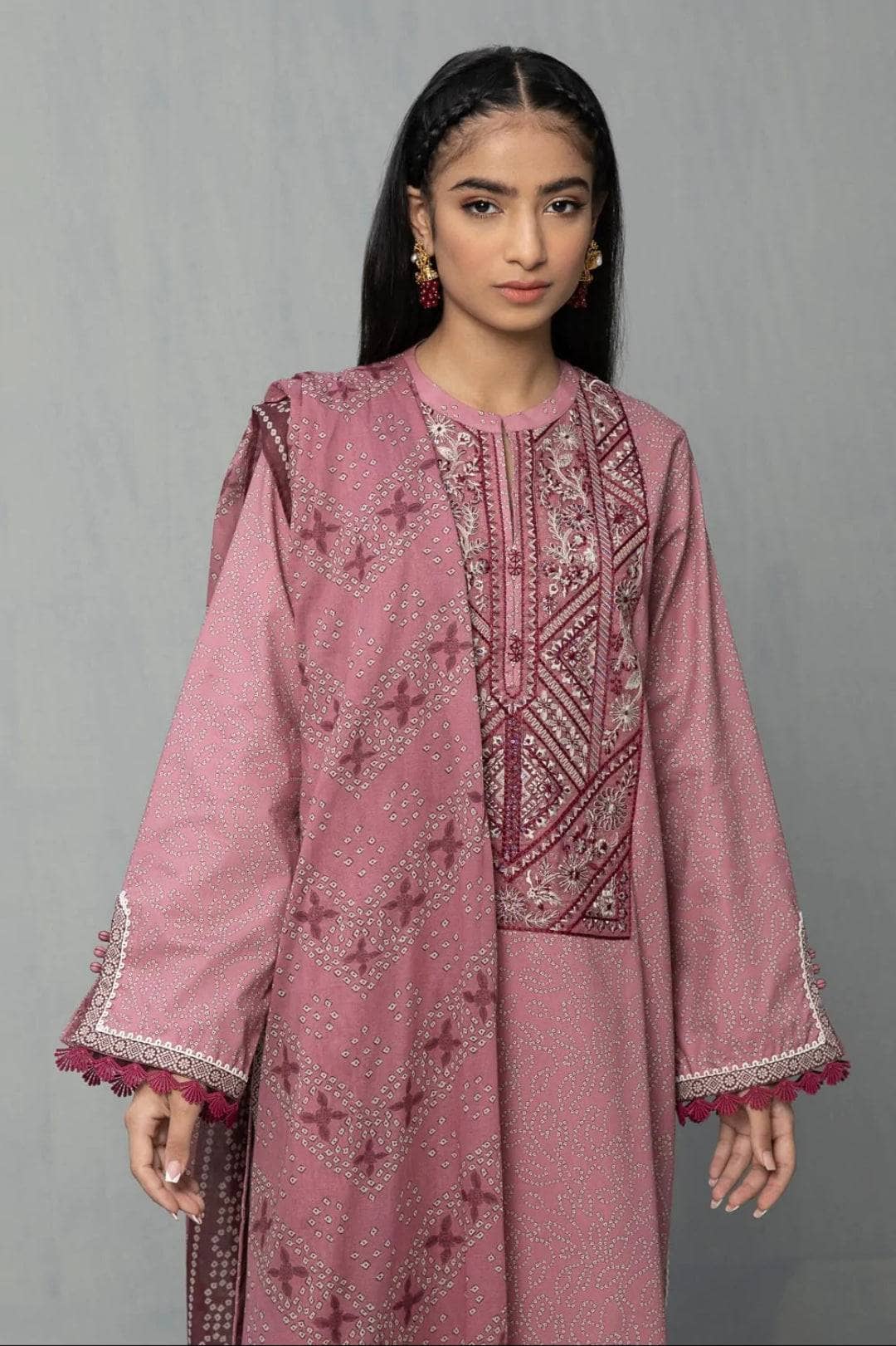 img_sapphire_intermix_2022_awwal_boutique