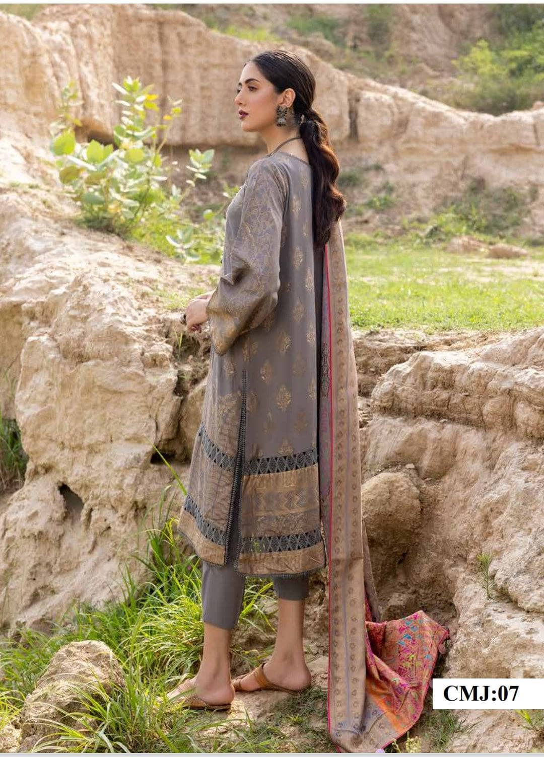 img_marina_jacquard_shawl_collection_by_charizma_awwal_boutique