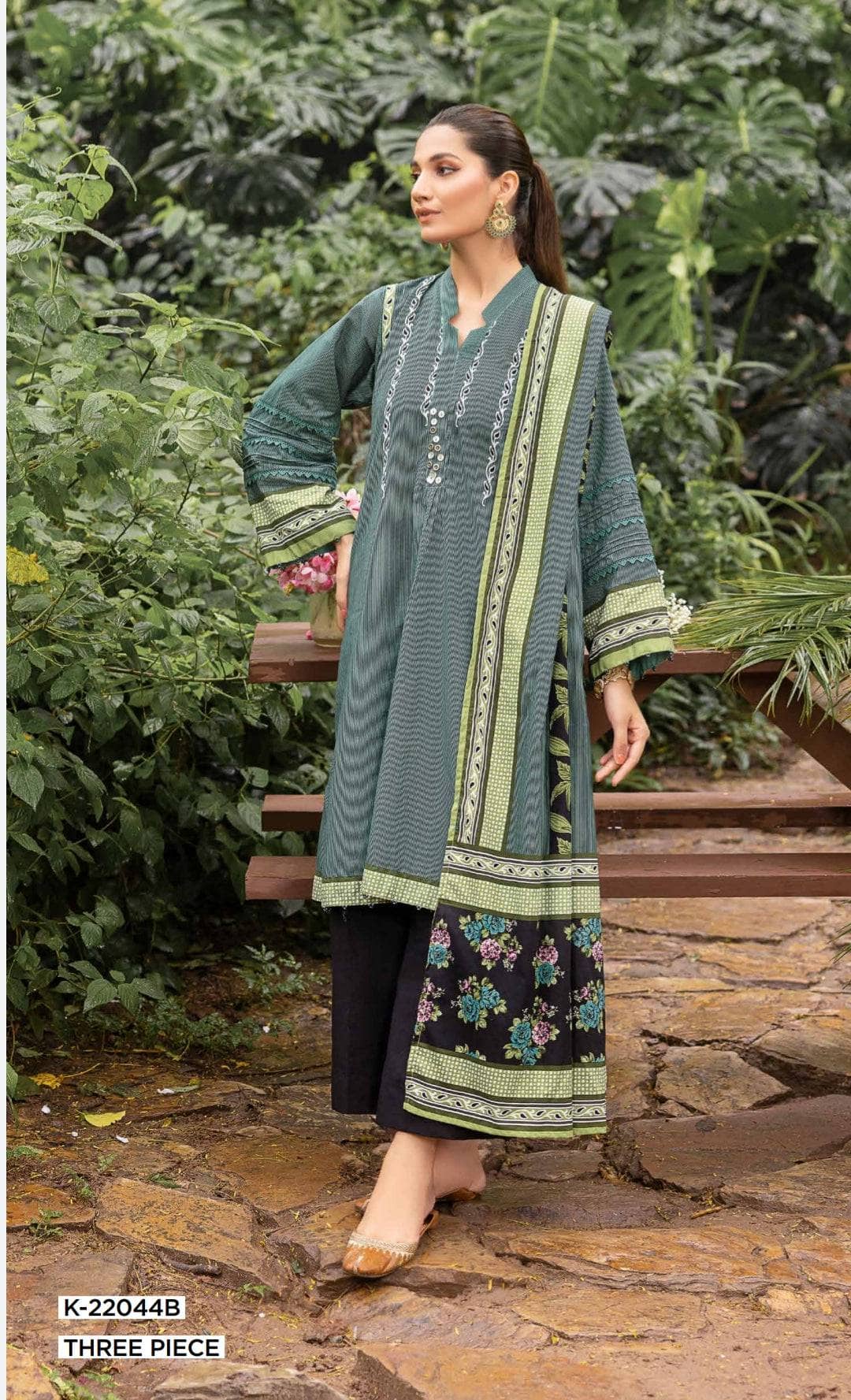 img_gul_ahmed_khaddar_awwal_boutique