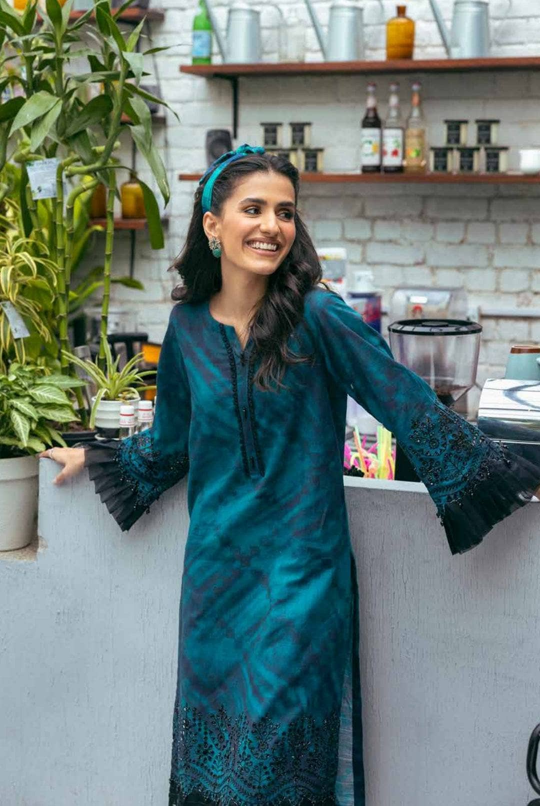 Nureh Ballerina/Chaikankari Khaddar