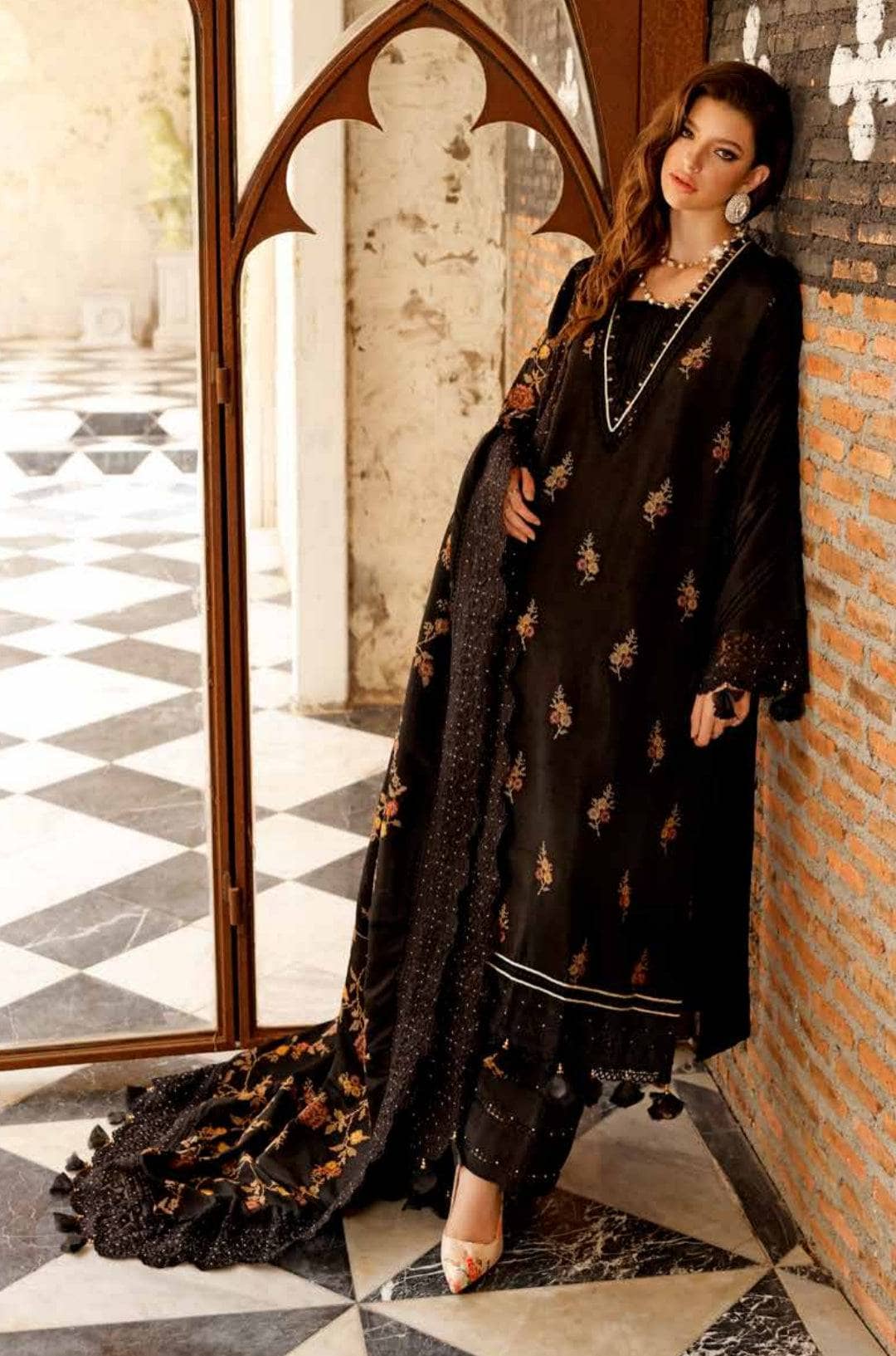 img_gul_ahmed_winter_22_awwal_boutique