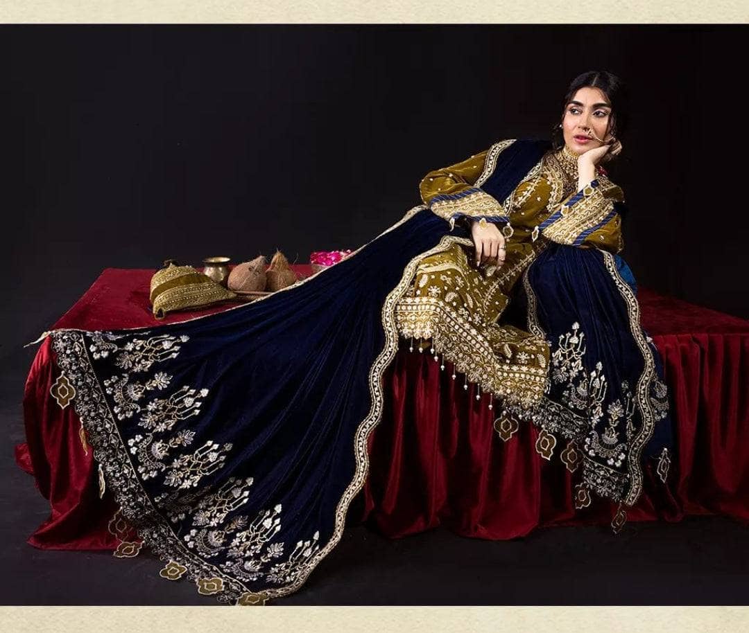 img_nureh_maya_velvet_awwal_boutique