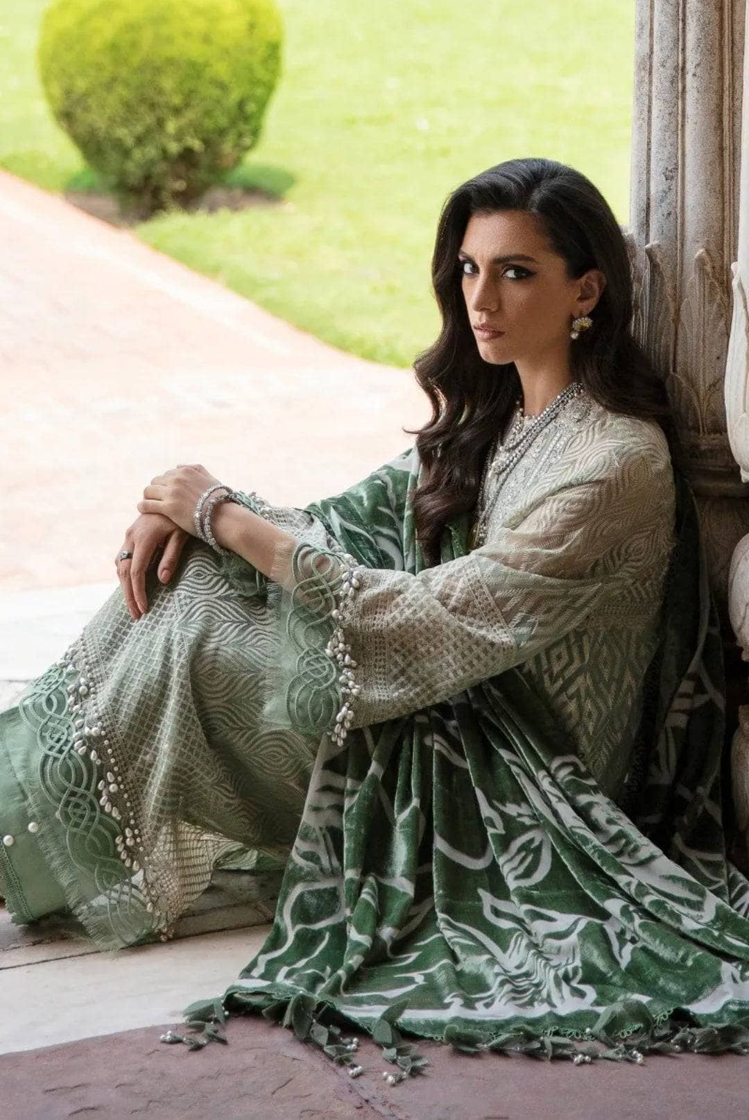 img_sana_safinaz_winter_luxury_awwal_boutique