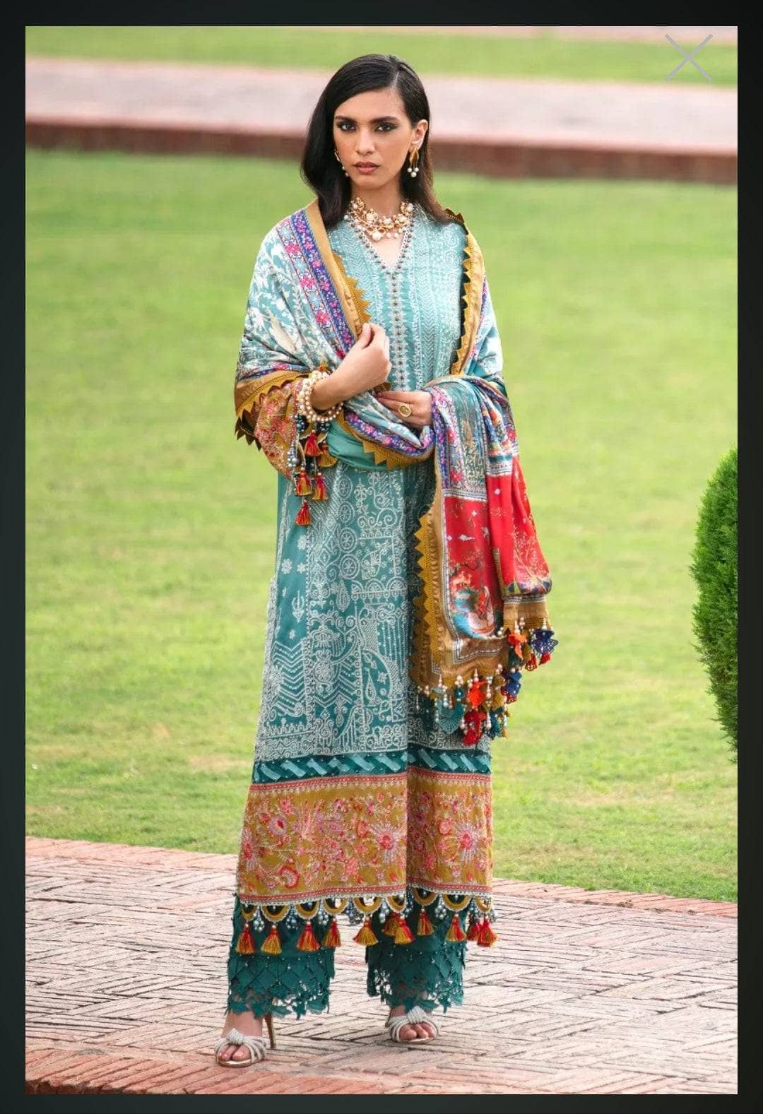 img_sana_safinaz_winter_luxury_awwal_boutique