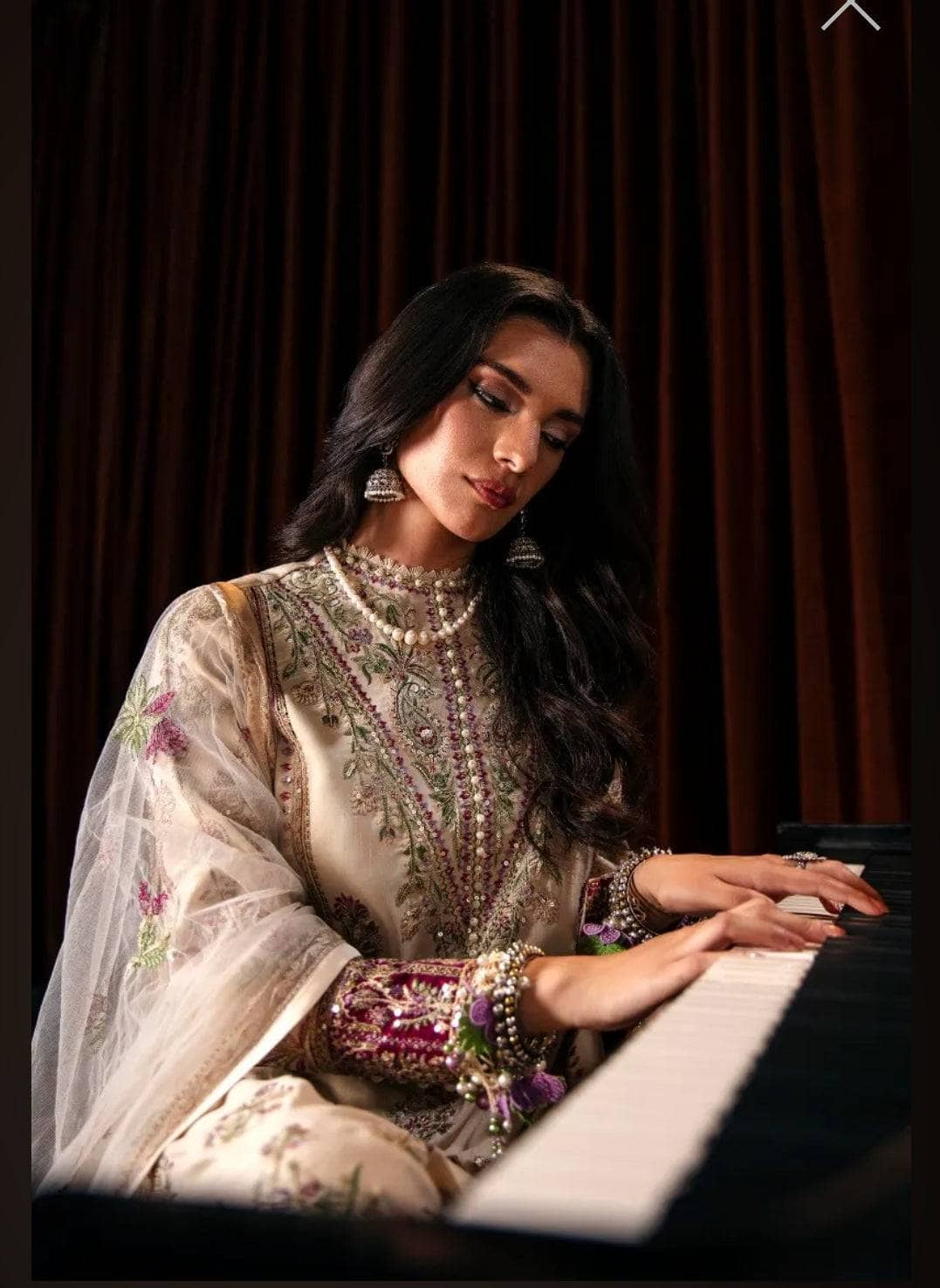 img_sana_safinaz_winter_luxury_awwal_boutique