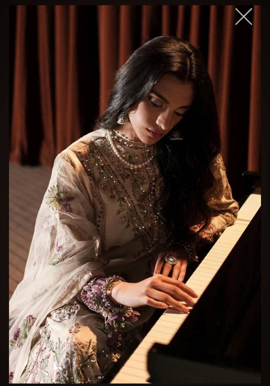 img_sana_safinaz_winter_luxury_awwal_boutique