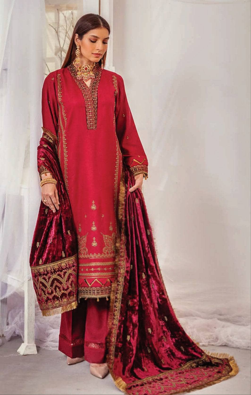 img_lavish_by_panache_velvet_embroidered_shawls_awwal_boutique