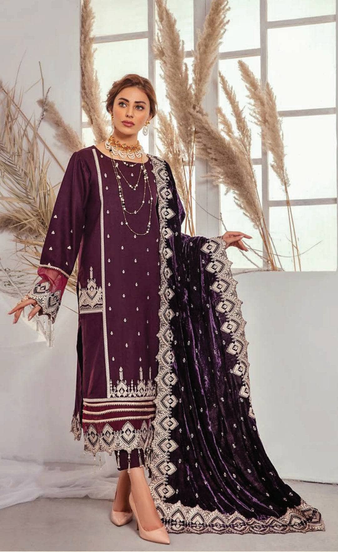 img_lavish_by_panache_velvet_embroidered_shawls_awwal_boutique