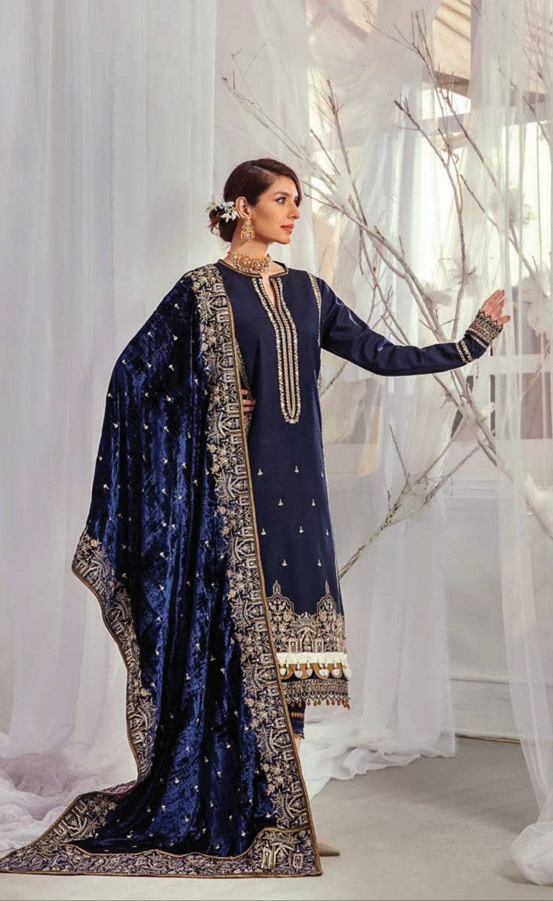 img_lavish_by_panache_velvet_embroidered_shawls_awwal_boutique