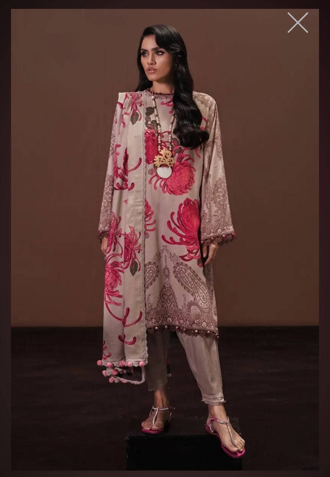 img_sana_safinaz_mahay_winter_22_awwal_boutique