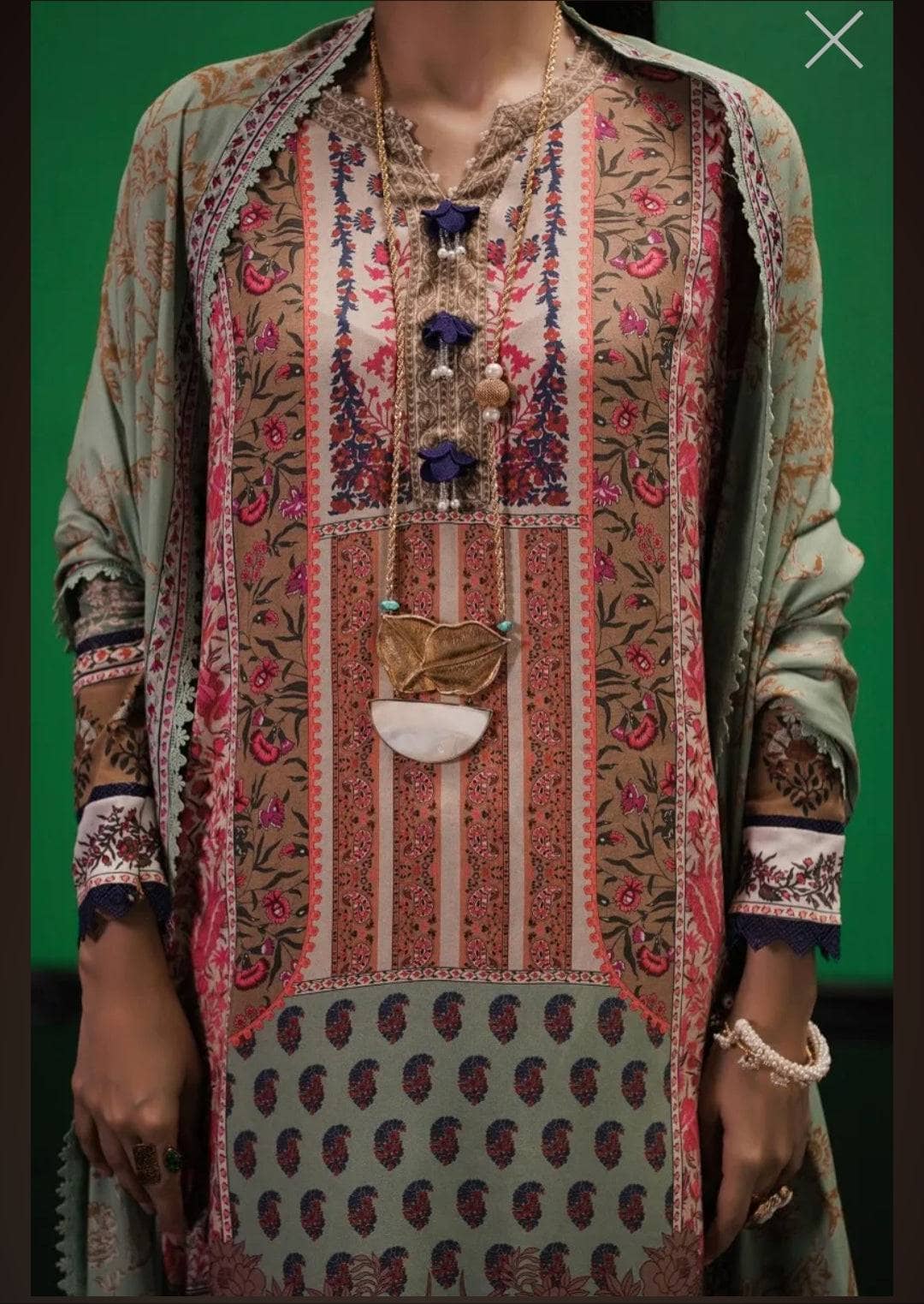 img_sana_safinaz_mahay_winter_22_awwal_boutique