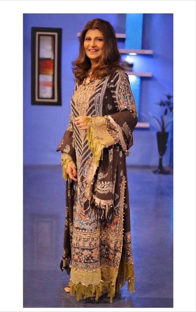 img_sana_safinaz_winter_luxury_awwal_boutique