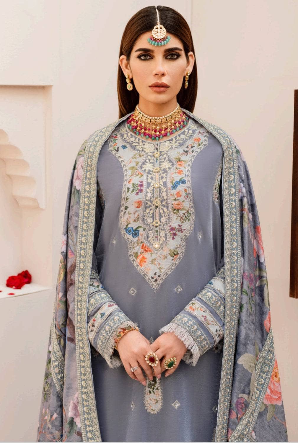 img_nureh_velvet_awwal_boutique