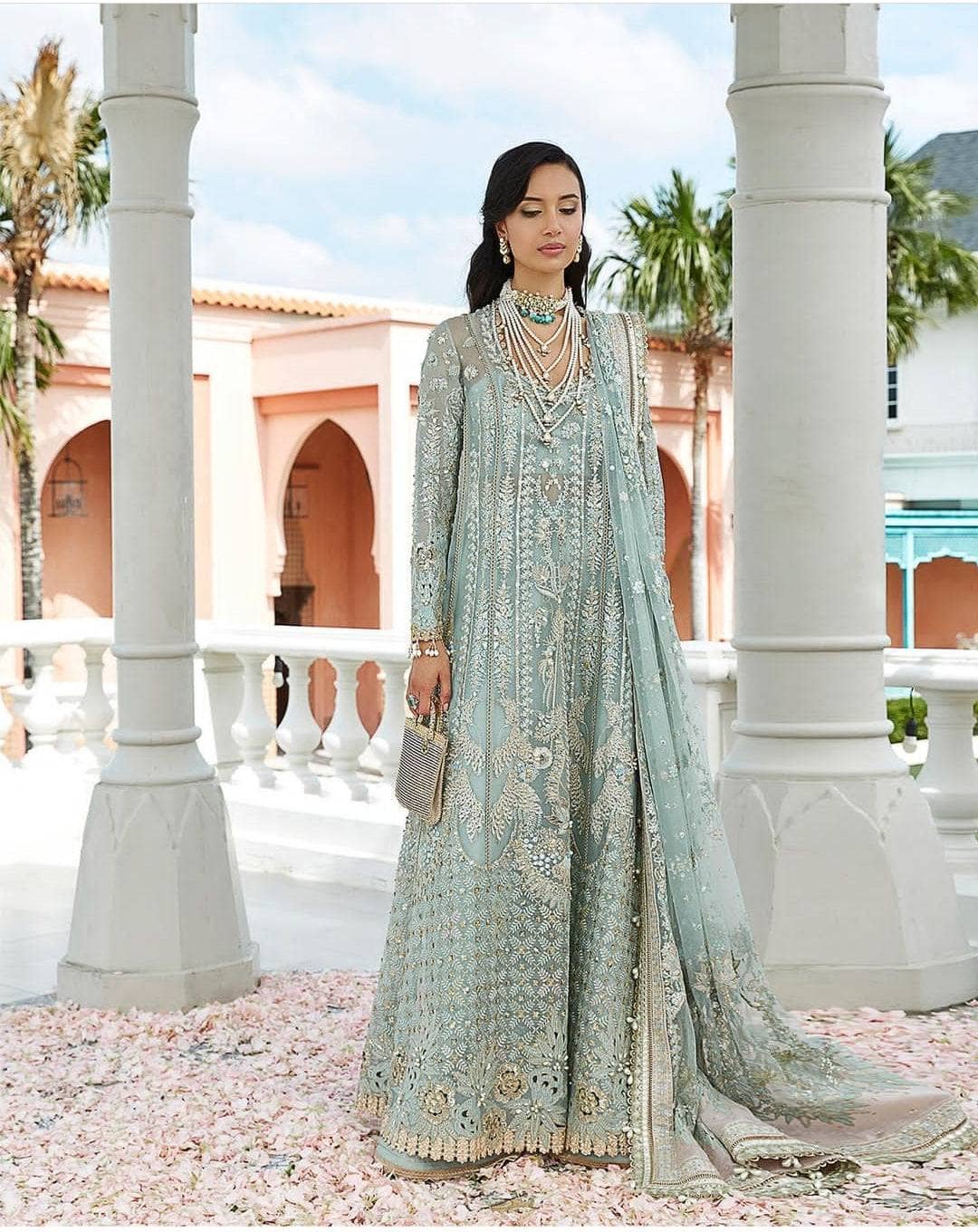 img_suffuse_by_sana_yasir_freesia_2022_wedding_edition_awwal_boutique