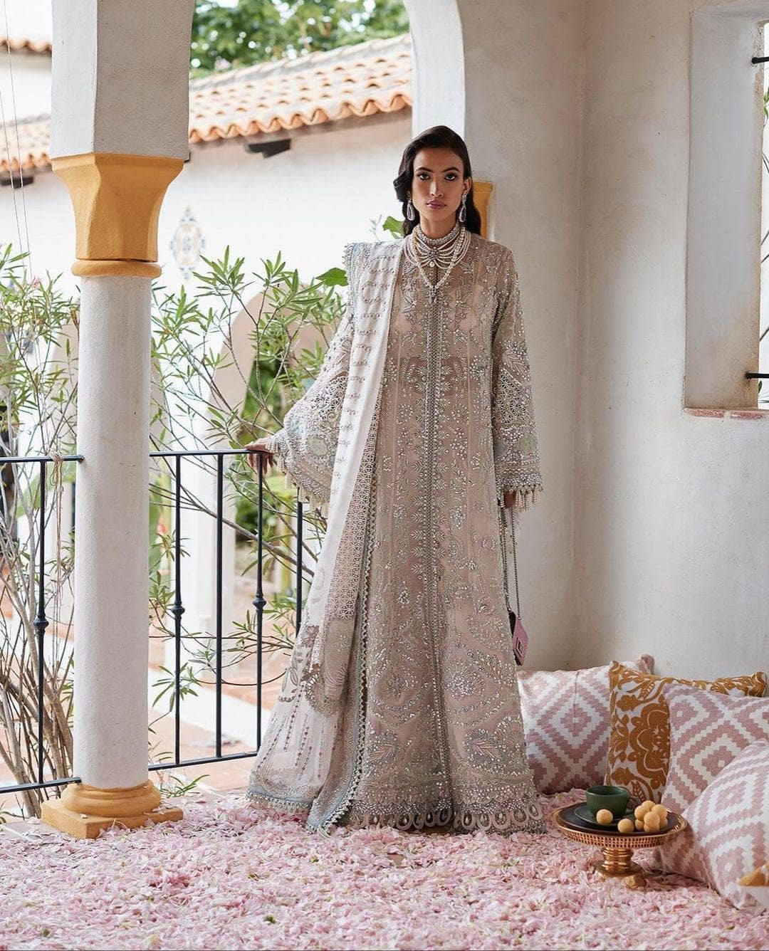 img_suffuse_by_sana_yasir_freesia_2022_wedding_edition_awwal_boutique