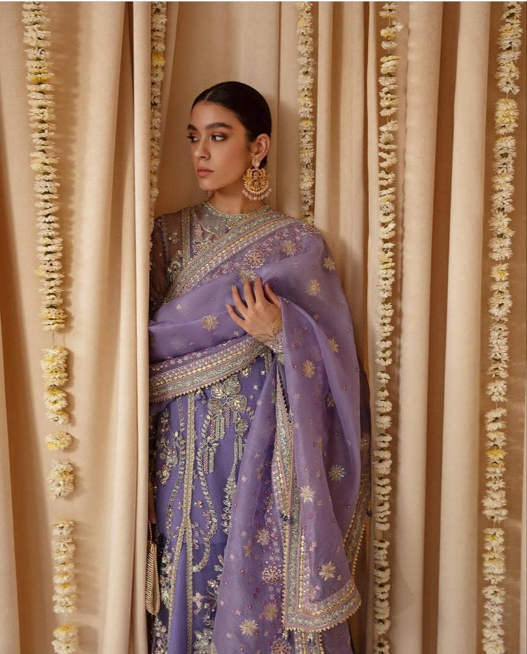 img_suffuse_by_sana_yasir_freesia_2022_wedding_edition_awwal_boutique