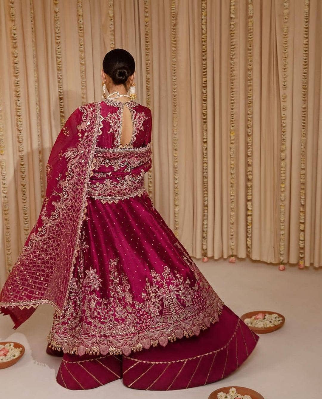 img_suffuse_by_sana_yasir_freesia_2022_wedding_edition_awwal_boutique