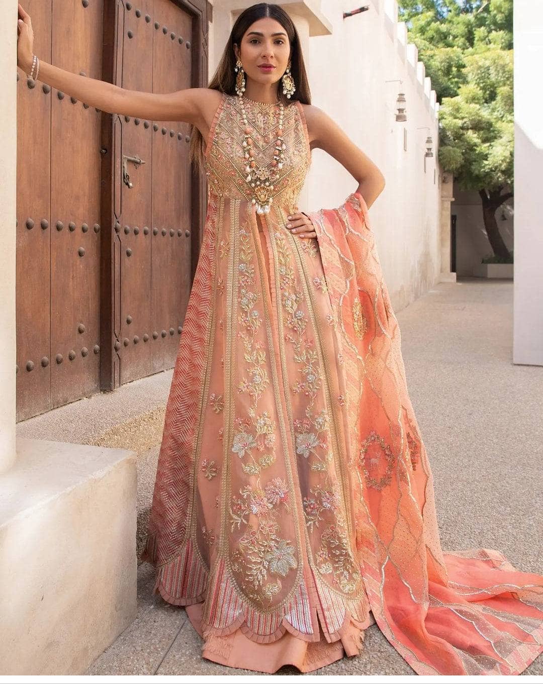 img_crimson_wedding_awwal_boutique