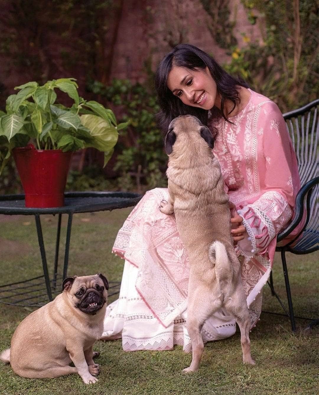 img_elan_luxury_lawn_shalimar_awwal_boutique