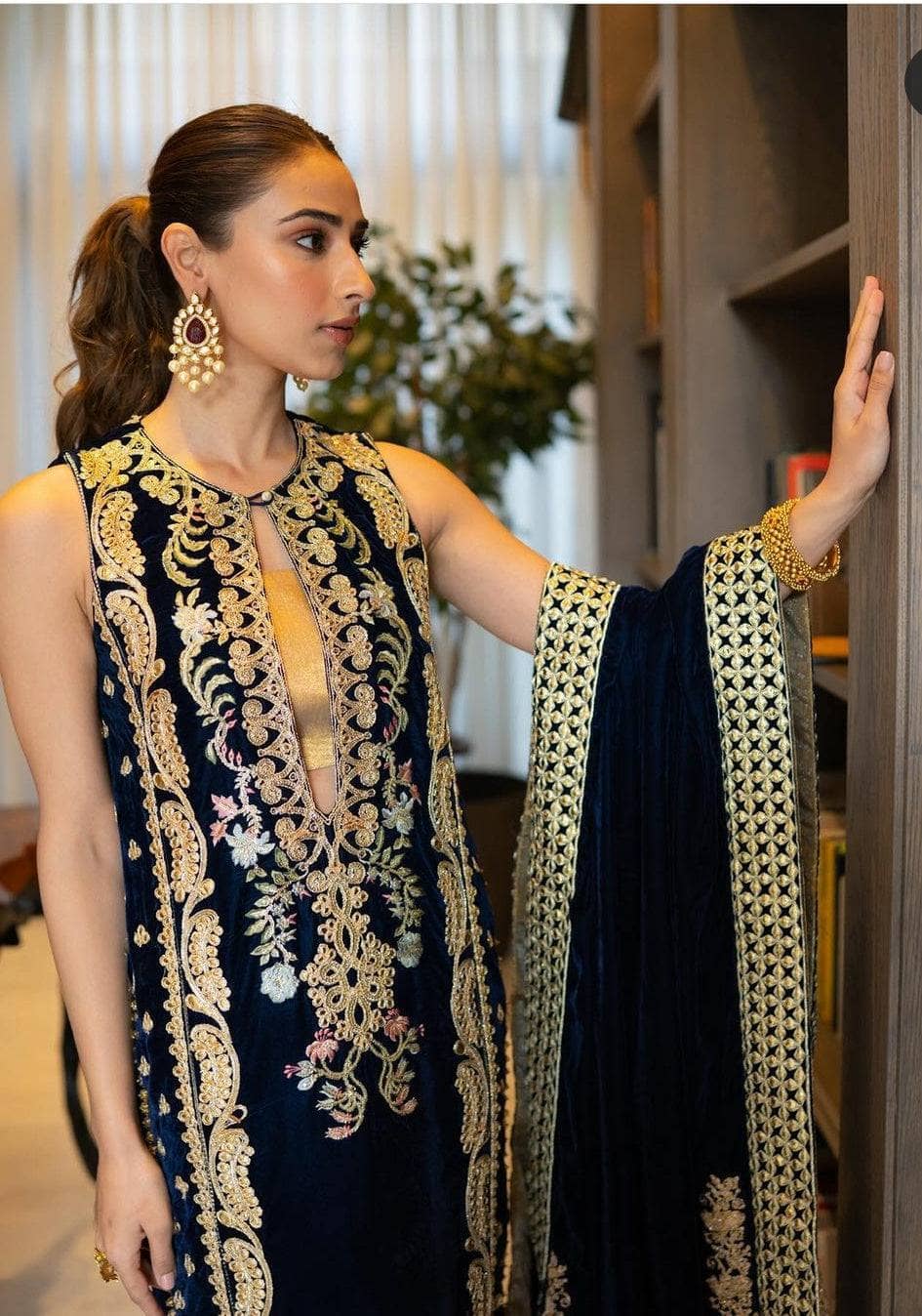 img_crimson_wedding_edition_awwal_boutique