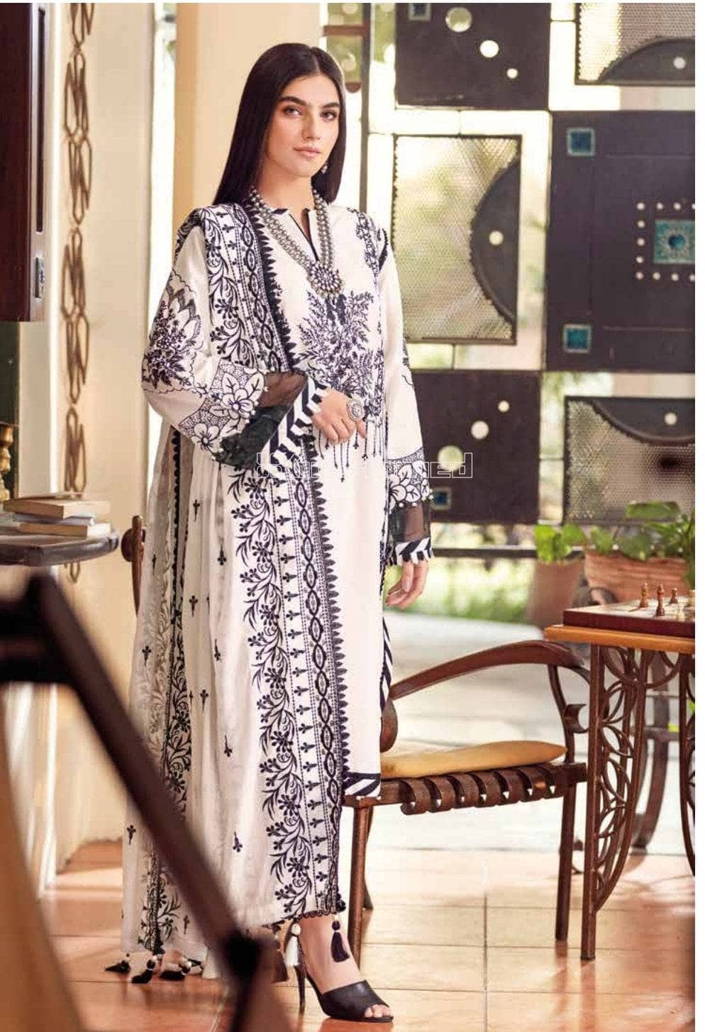 img_gul_ahmed_lawn_2022_awwal_boutique
