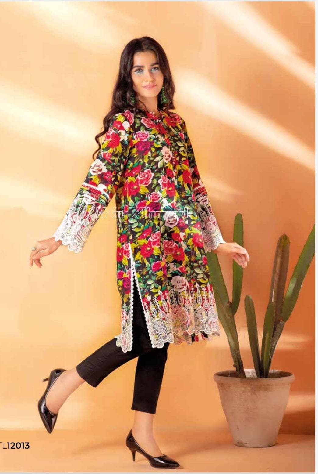 img_gul_ahmed_lawn_2022_awwal_boutique