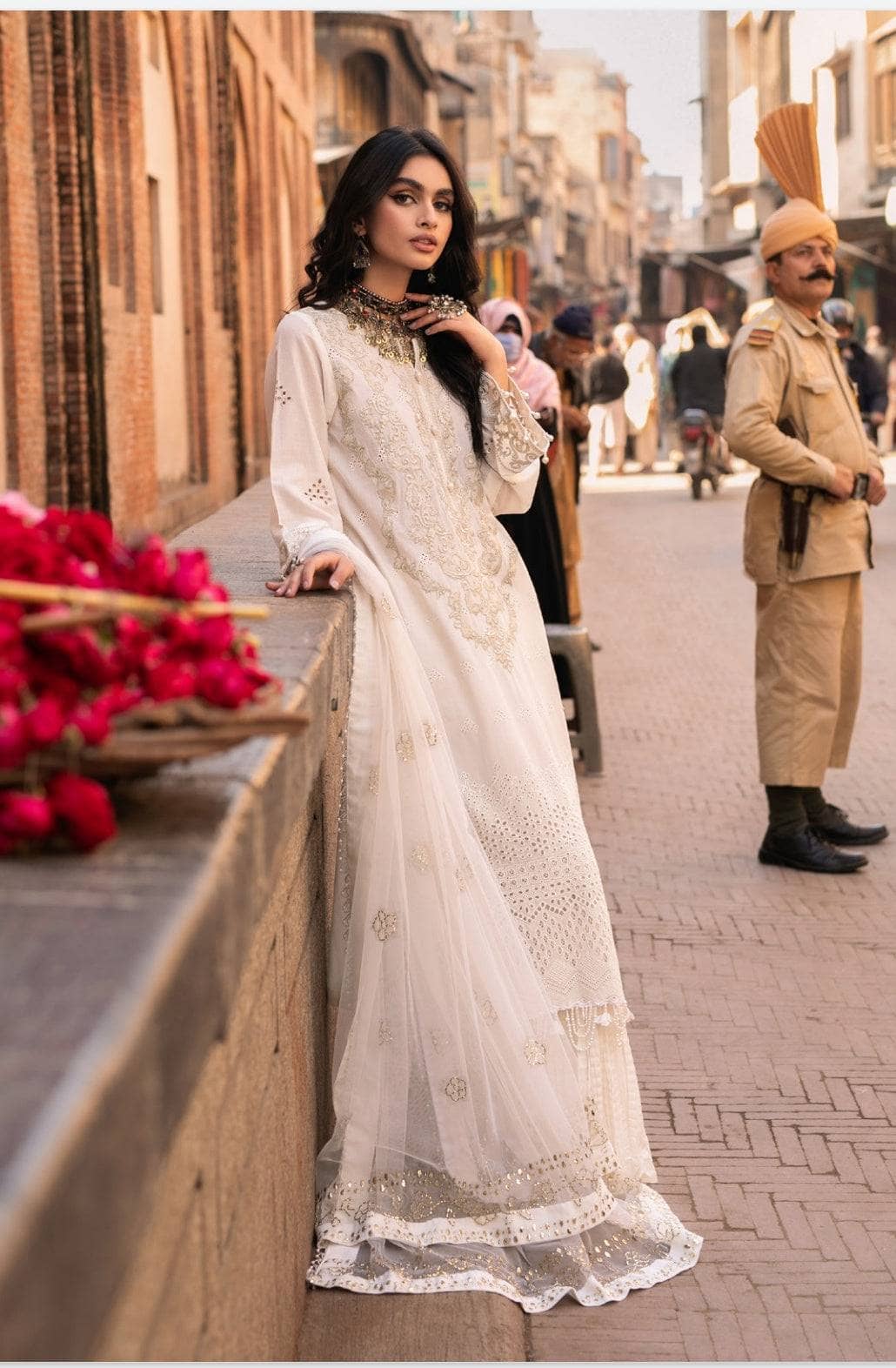 img_nureh_bazar_with_mukesh_dupatta_awwal_boutique