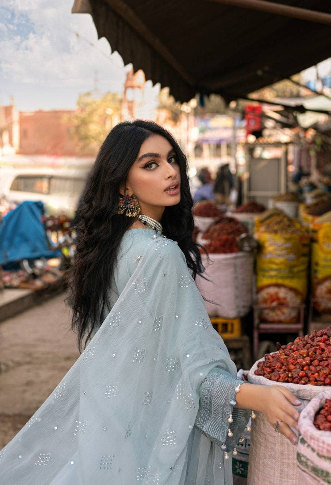 img_nureh_bazar_with_mukesh_dupatta_awwal_boutique