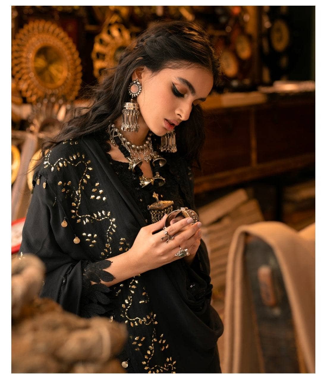 img_nureh_bazar_with_mukesh_dupatta_awwal_boutique