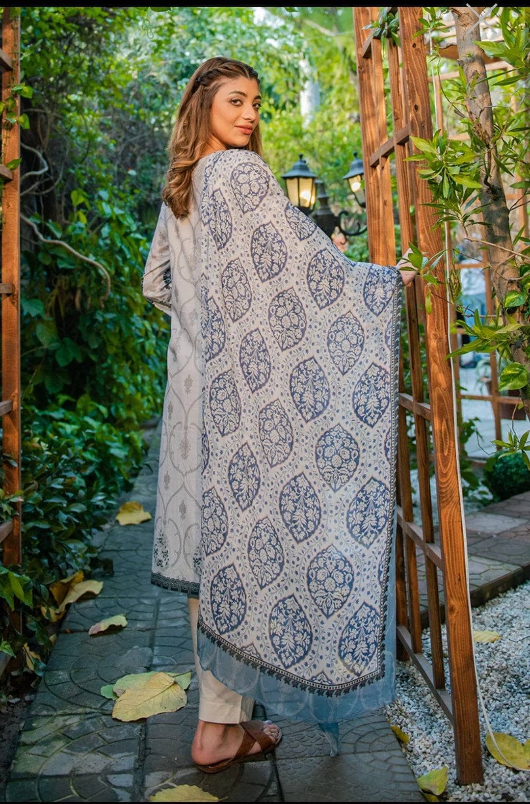 img_cross_stitch_daily_lawn_22_awwal_boutique