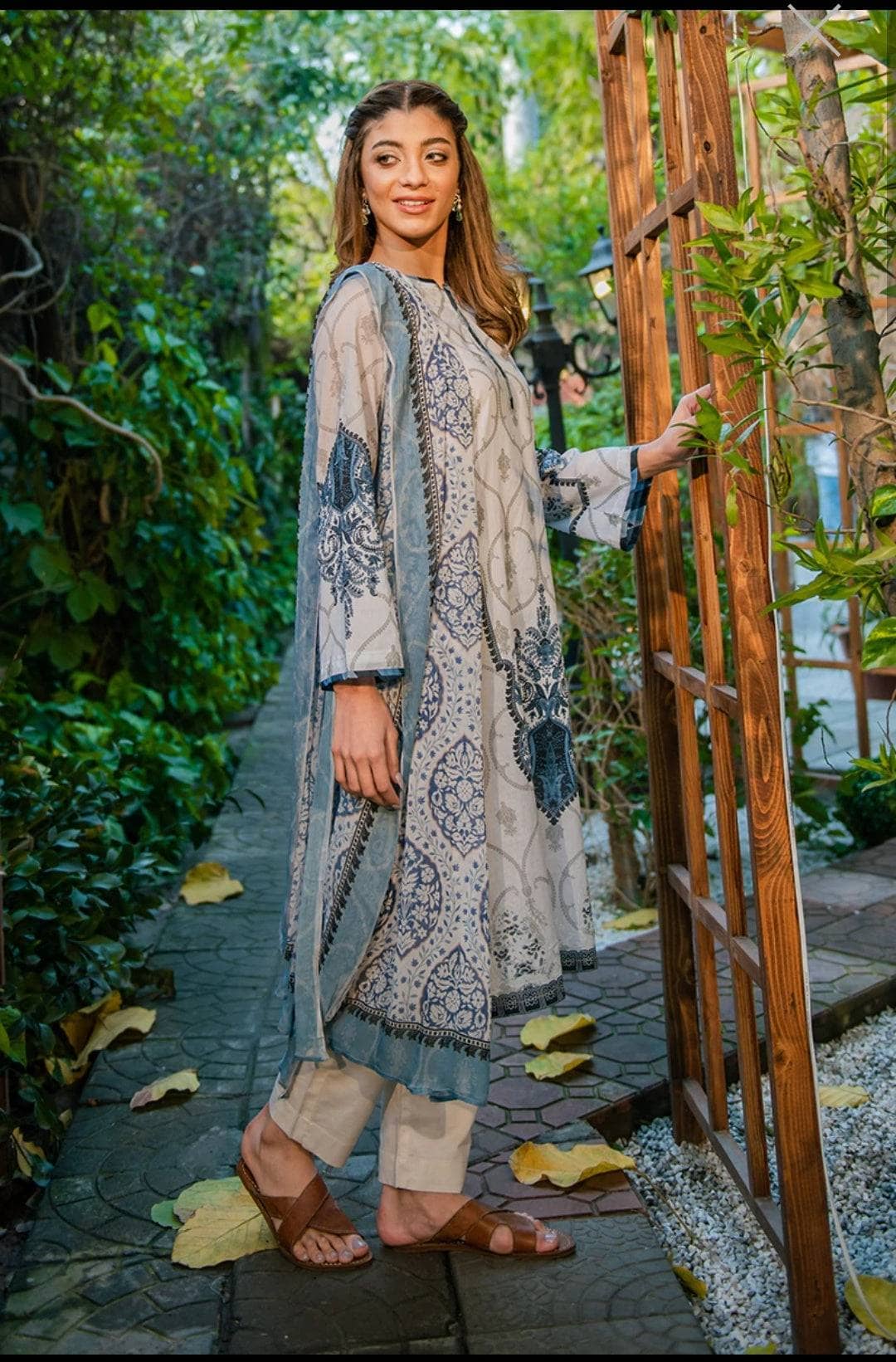 img_cross_stitch_daily_lawn_22_awwal_boutique