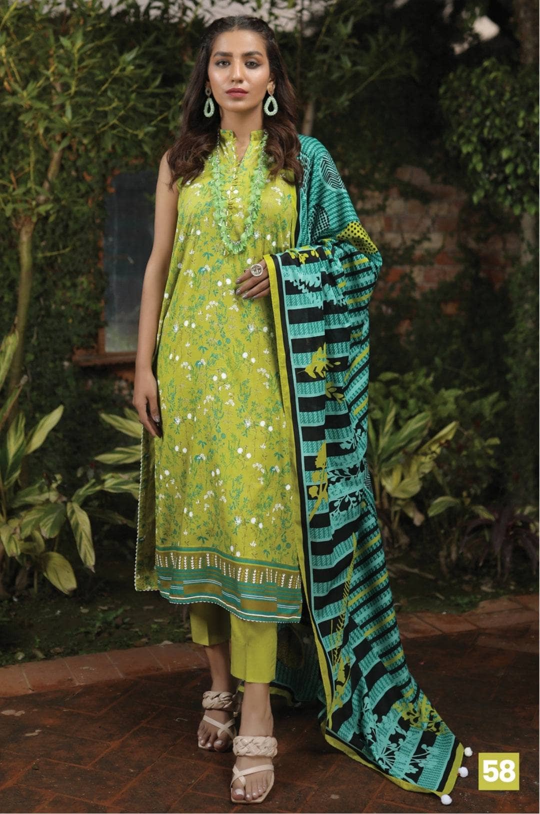 img_lsm_komal_lawn_2022_awwal_boutique