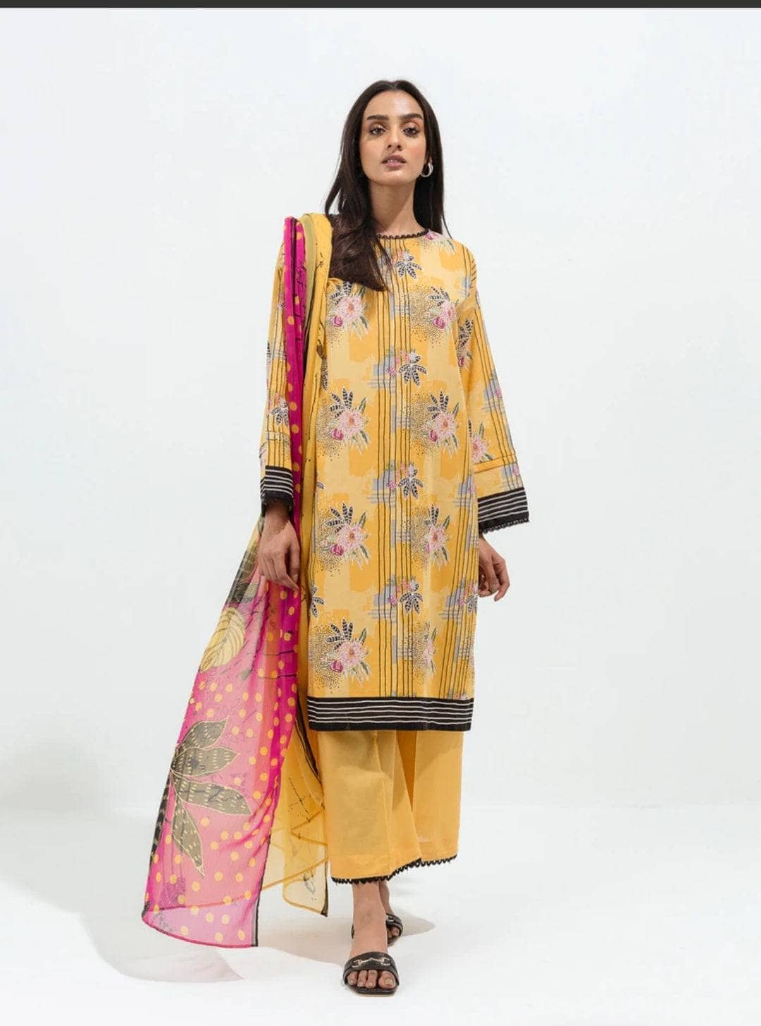 Img_beechtree_lawn_22_awwal_boutique