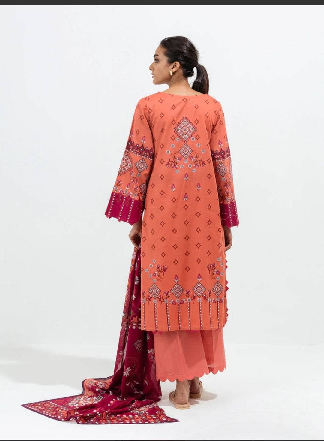 Img_beechtree_lawn_22_awwal_boutique