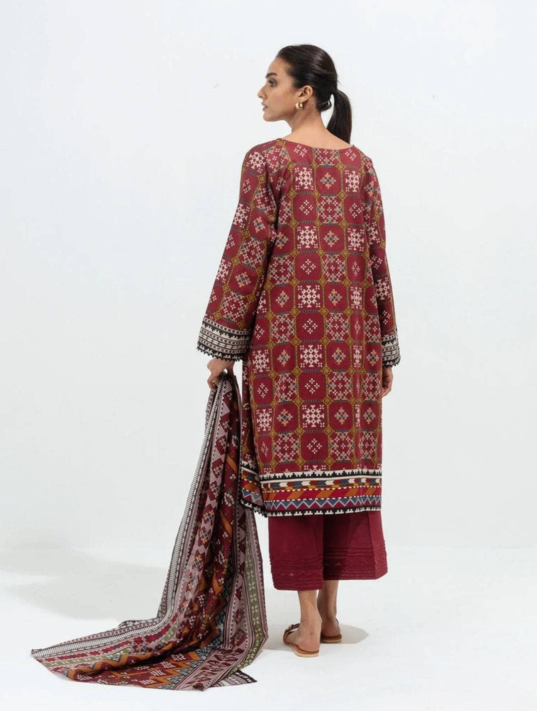 Img_beechtree_lawn_22_awwal_boutique