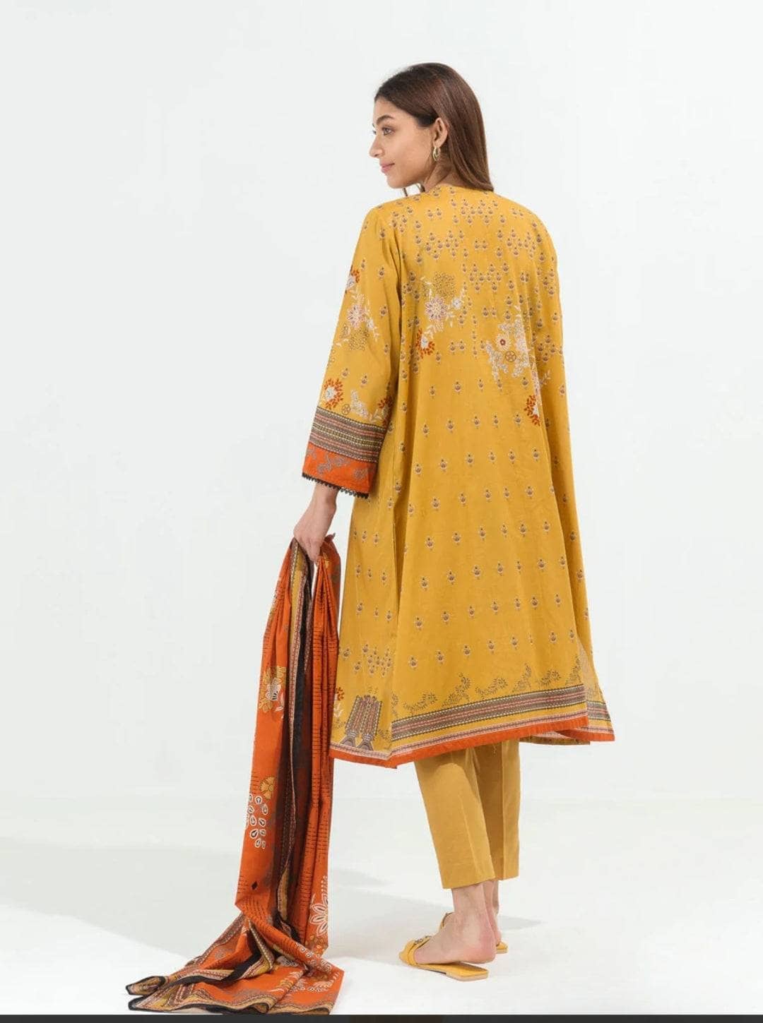 Img_beechtree_lawn_22_awwal_boutique