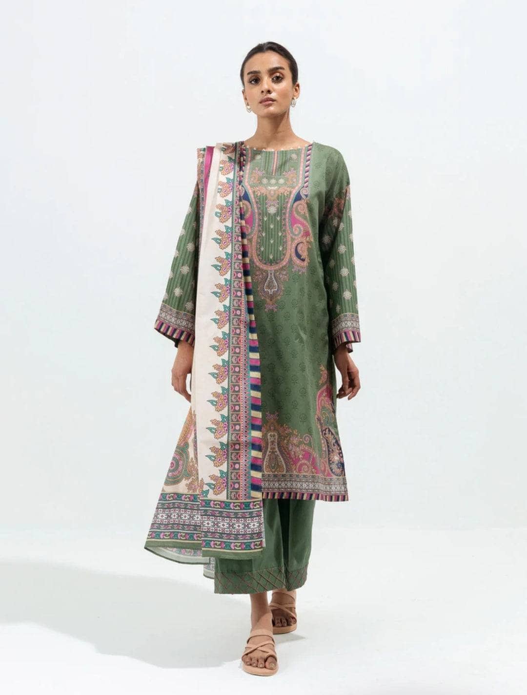 img_beechtree_lawn_22_awwal_boutique