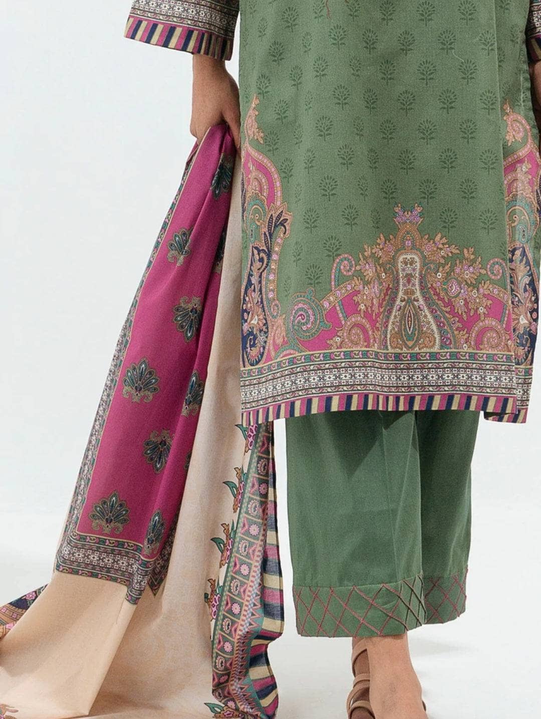 img_beechtree_lawn_22_awwal_boutique