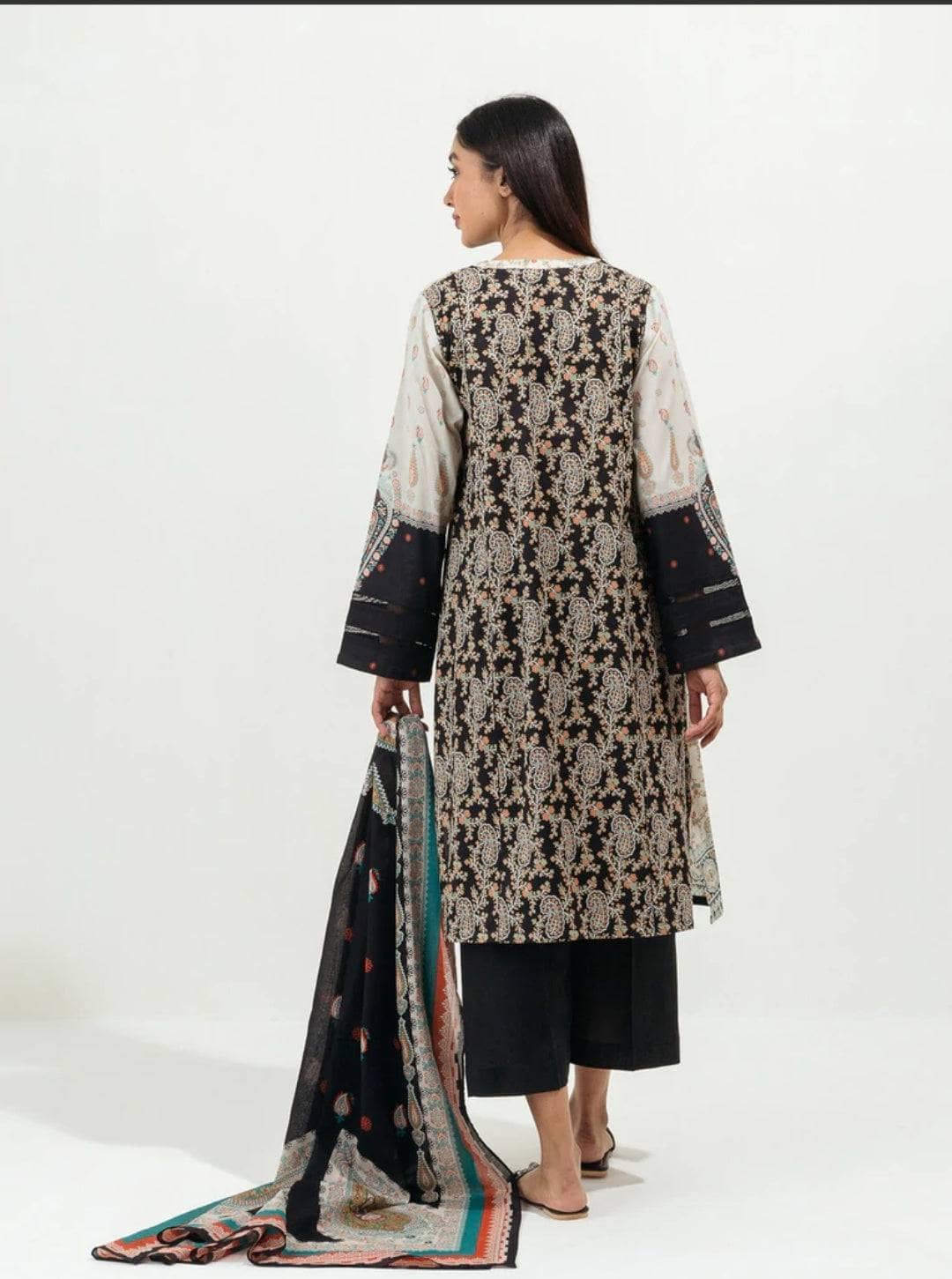 img_beechtree_lawn_22_awwal_boutique