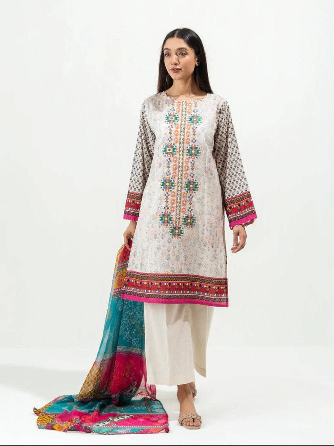 img_beechtree_lawn_22_awwal_boutique