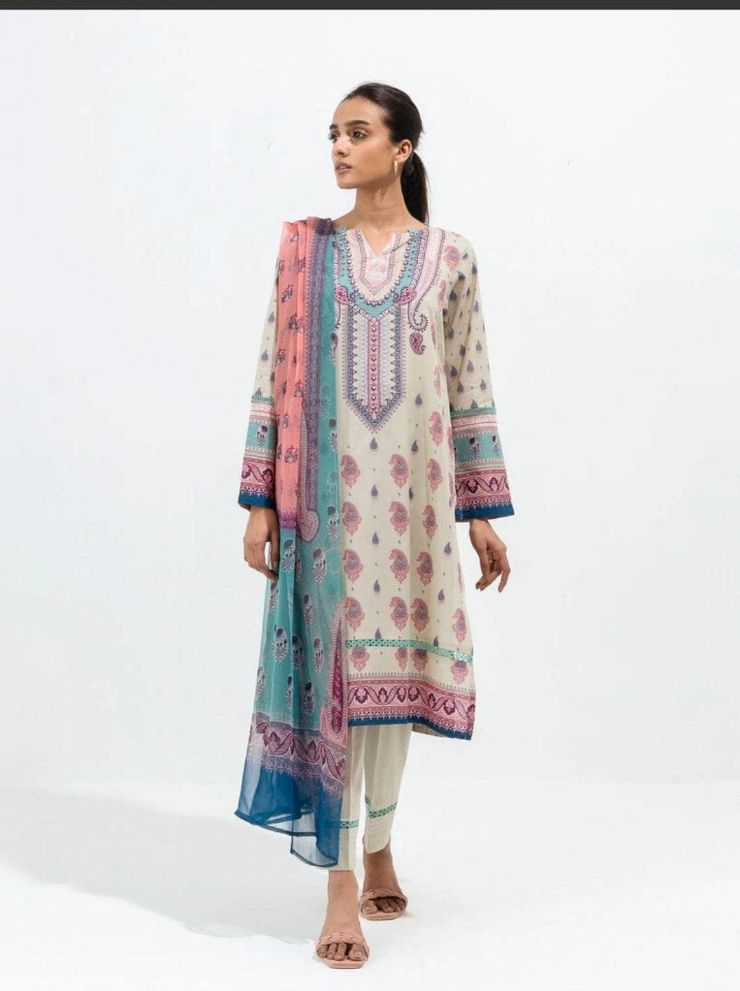 img_beechtree_lawn_22_awwal_boutique