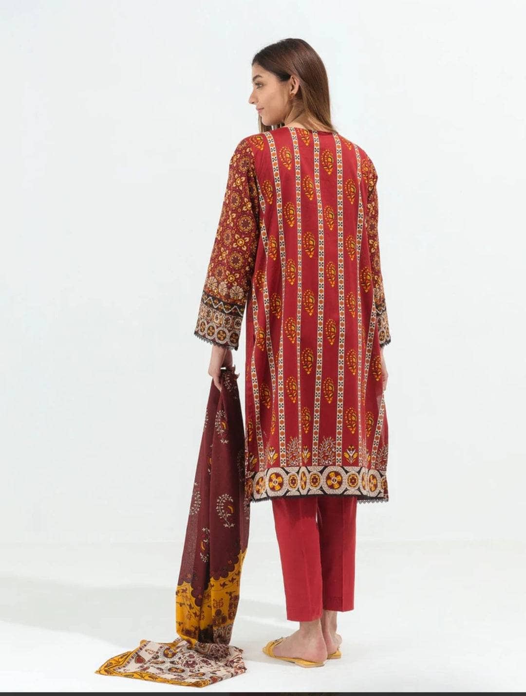 img_beechtree_lawn_22_awwal_boutique