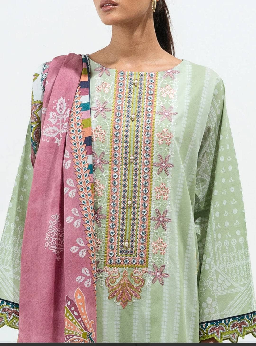 img_beechtree_lawn_22_awwal_boutique