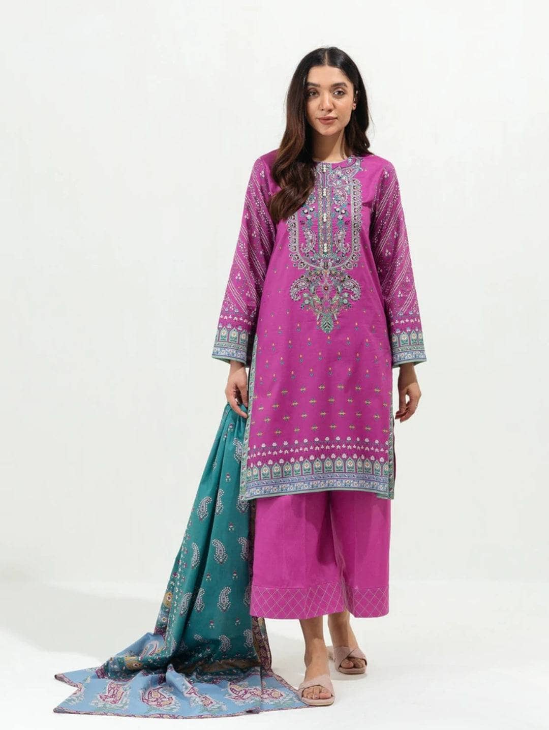 Img_beechtree_lawn_22_awwal_boutique