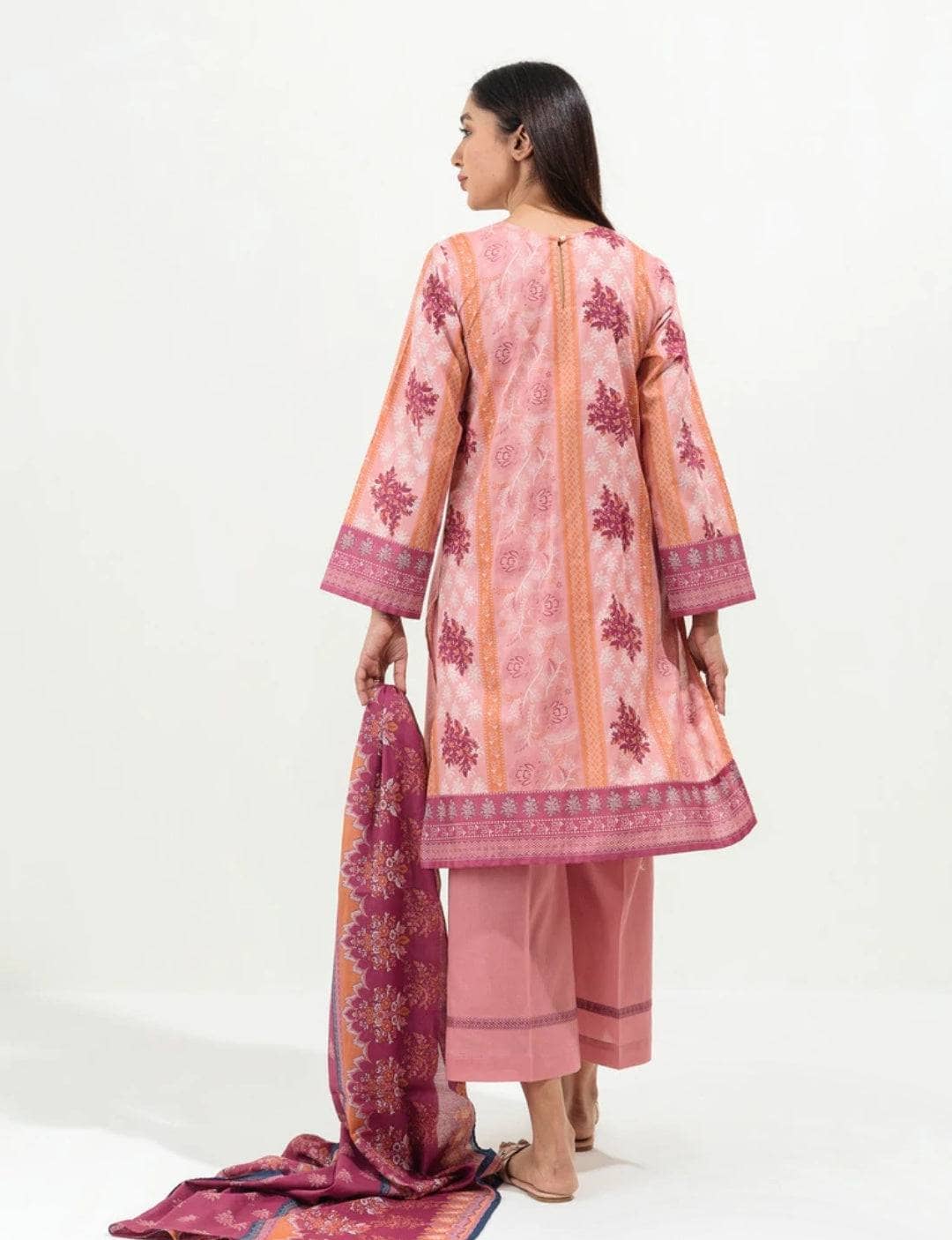 Img_beechtree_lawn_22_awwal_boutique