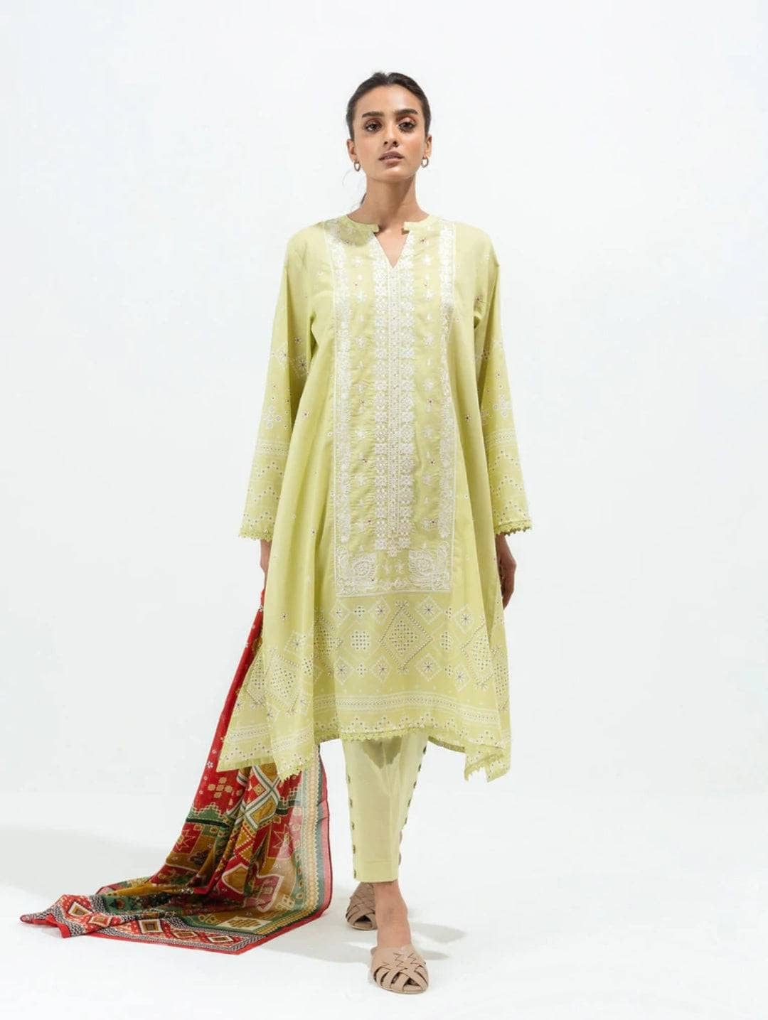 Img_beechtree_lawn_22_awwal_boutique